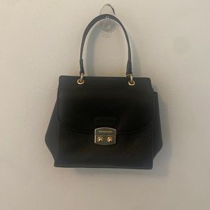 Small black satchel (coach)